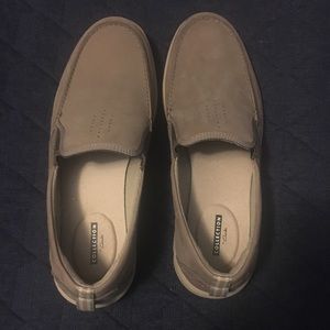 Clark’s Jarwin Race In Nubuck Sage size 12